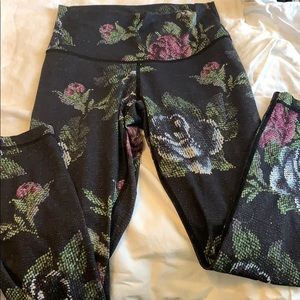 Lululemon patterned capris